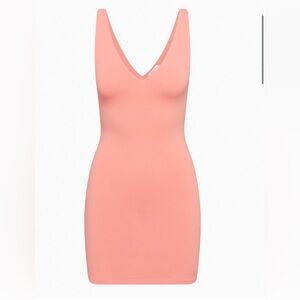 Aritzia BABATON Contour V-Neck Peachy Pink Mini Dress Size M